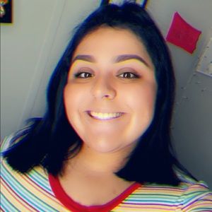 Meet your Posher, Julissa